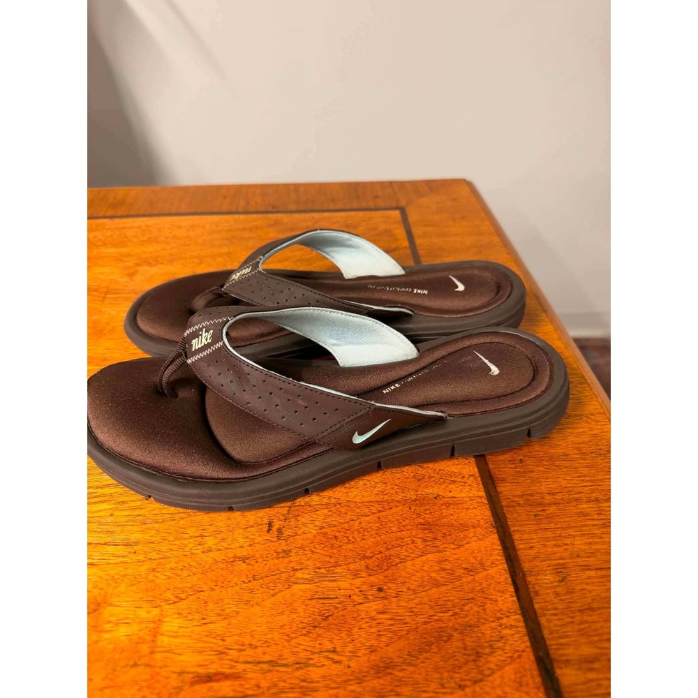 Nike Womens 9 Brown Flip Flops Comfort Footbed Thong Sandals Blue Accents
